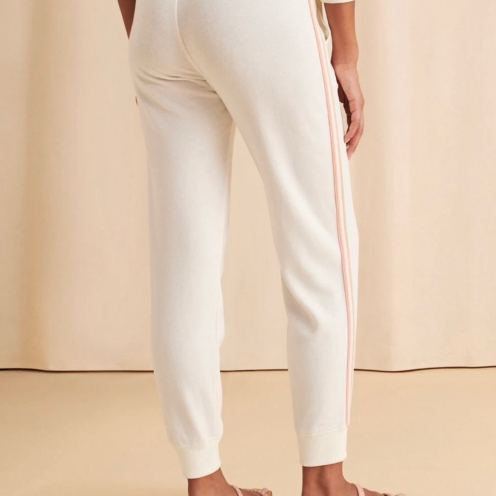 Faherty New with Tags Molly Jogger & Crew Neck - Picture 10 of 10